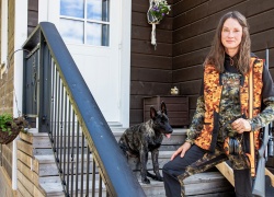 Reipas ja nöyrä asenne auttoivat Kirsi Salon metsästysyhteisöön