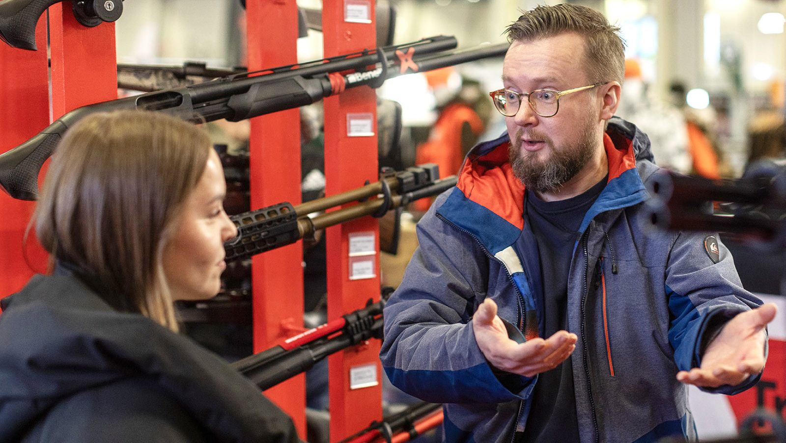 Mies ja nainen erämessuilla